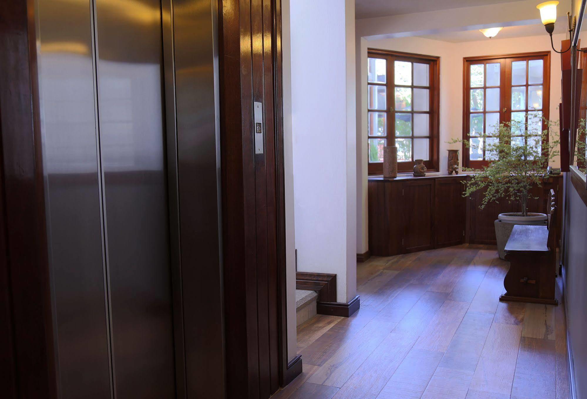 Hotel Residencia Del Sol Ville de Guatemala Extérieur photo