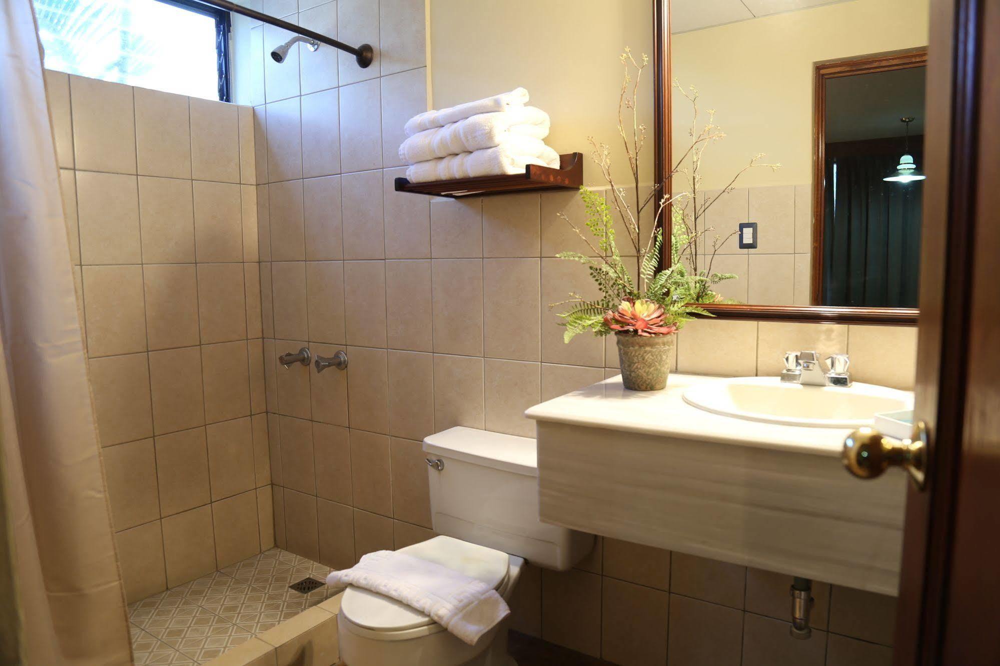 Hotel Residencia Del Sol Ville de Guatemala Extérieur photo